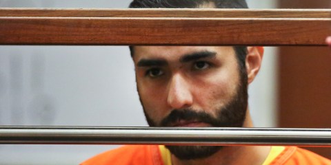 El exagente angelino, Henry Solis, podría enfrentar cargos por asesinato.