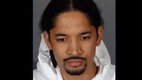 Michael Charles Parker, de 31 años, es acusado de acuchillar a un cliente.