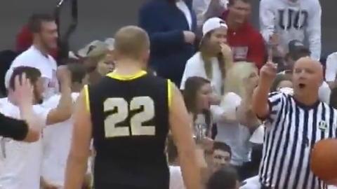 Una extraña estrategia en el básquetbol escolar estadunidense.