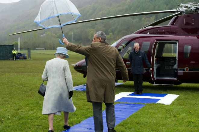 Reina Isabel II Helicoptero