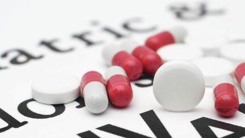 También está comprobado que si se interrumpe el tratamiento, el virus se reactiva.