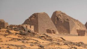 Las pirámides de Sudán no aparecen en los paquetes de viajes.