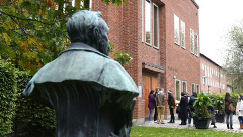 La Asamblea del Nobel está formada por 50 profesores del Instituto Karolinska que eligen el Nobel de Medicina.