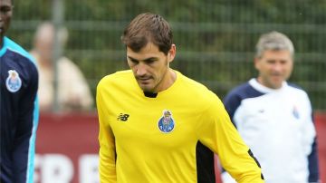 Iker Casillas actualmente milita en el FC Porto. Foto: Mexsport.
