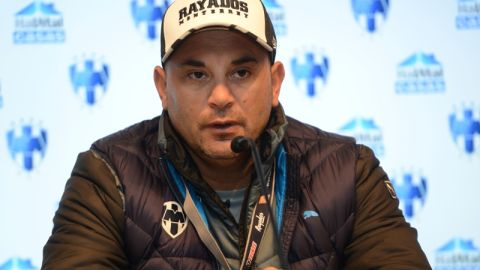 Mohamed, técnico del Monterrey, salió ileso del percance.