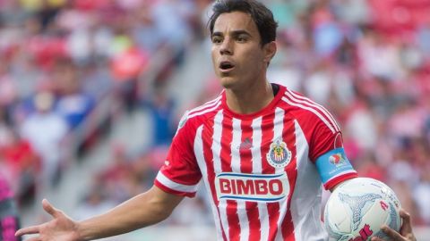 Omar Bravo, sequía y desesperación en este torneo.