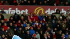 El 'Kun' Agüero celebra con un gesto de dolor su gol ante el Sunderland.