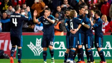 Los goles de Modric y Benzemá mantienen con vida al Real Madrid en la Liga.