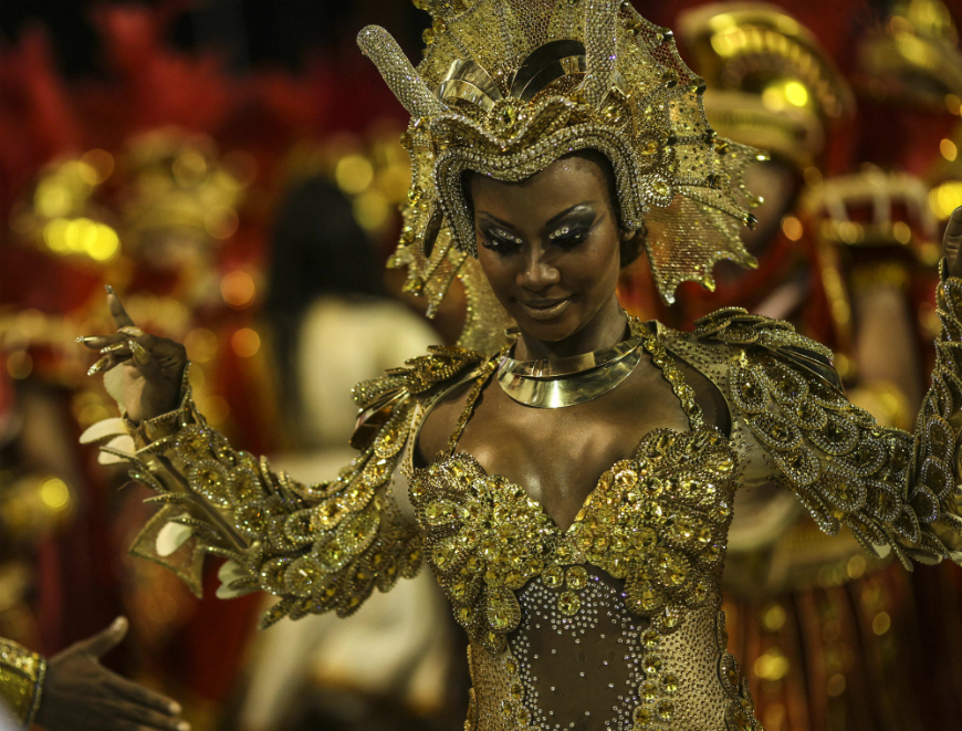 La fiesta que se celebra en la Avenida Marquês de Sapucaí llegó esta madrugada a su fin con los desfiles de las últimas seis escuelas de samba. Carnaval Brasil.