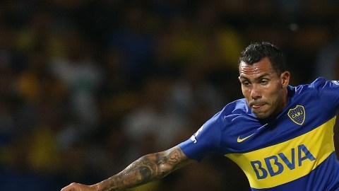 Carlos Tevez, nuevamente salva a Boca y a su técnico.
