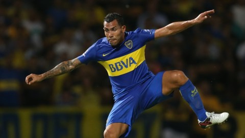 Carlos Tevez, nuevamente salva a Boca y a su técnico.