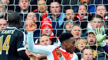 Danny Welbeck le dio aire al Arsenal con su gol al filo del final.
