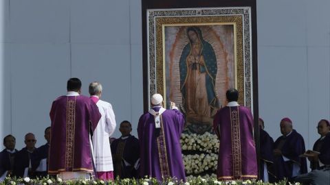 El obispo de Roma oficia una misa ante una multitud en el municipio de Ecatepec.