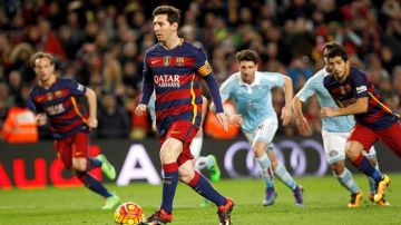 Messi sorprendió a propios y extraños con esta inusual ejecución de penalti.