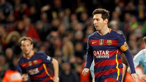 Messi no disparó a puerta en la ejecución del penalti y sirvió para que Suárez anotara.