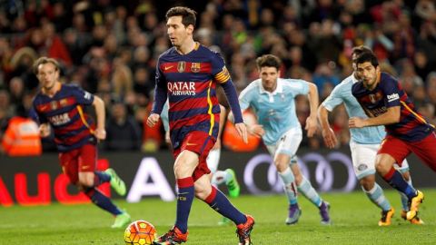 Messi no disparó a puerta en la ejecución del penalti y sirvió para que Suárez anotara.