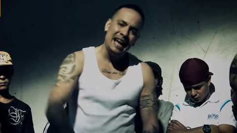 El cantante puertorriqueño Alberto Stylee en uno de sus videos musicales.