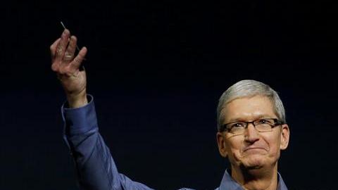 apple tim cook iphone