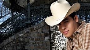 Ariel Camacho sigue siendo uno de los cantantes más populares del género regional mexicano.