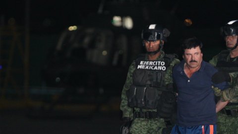 "El Chapo" no puede dormir de corrido porque le pasan lista constantemente, además de que hay un perro que lo vigila de cerca.