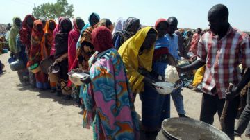 El ataque se produjo en horas de la mañana, cuando muchos de los desplazados hacían fila para recibir comida.