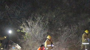 Elementos de la Secretaría de la Defensa Nacional (Sedena) y personal de la autopista Durango-Gómez Palacio, acudieron al lugar para realizar las labores de rescate.