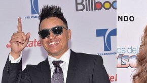 Elvis Crespo escribió "Escápate" inspirado en la historia de la actriz Kate del Castillo y el capo Joaquín "El Chapo" Guzmán.