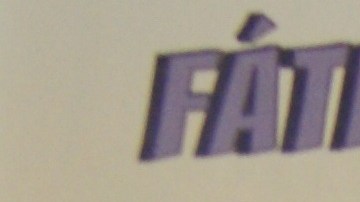 La Comisión Federal de Comercio está alertando y educando al público sobre las estafas y fraude por medio de folletos (como los de esta foto) y paneles.