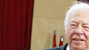 George Kennedy en la entrega de los Premios Oscar en 2003.