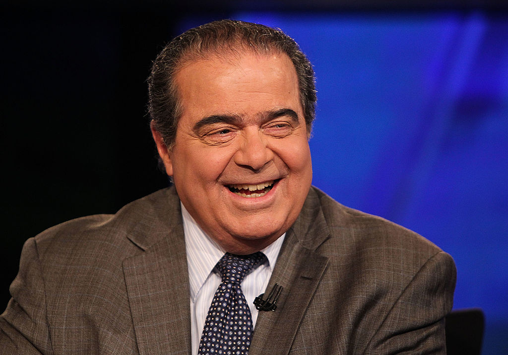 Scalia falleció  de un aparente ataque cardíaco.