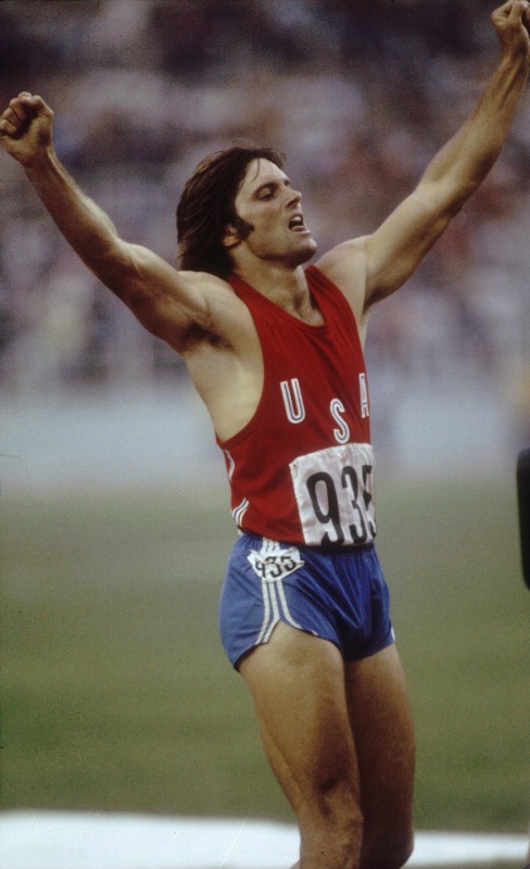 Jenner ganó la medalla de oro en decatlón en Montreal 1976 compitiendo como Bruce. Foto: Getty Images.