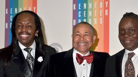White (centro) fue cantante, batería y compositor del legendario grupo de los años 70.