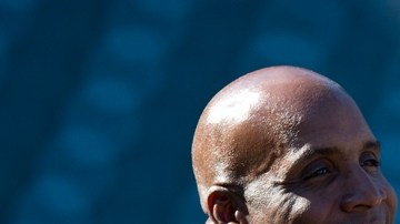 Barry Bonds fue contratado como instructor de bateo de los Marlins de Miami, su regreso a las Ligas Mayores con un uniforme.