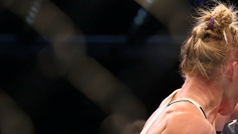 Ronda Rousey fue destruida por Holly Holm en su pelea del 14 de noviembre. La derrota desencadenó una tremenda depresión en la excampeona del UFC.