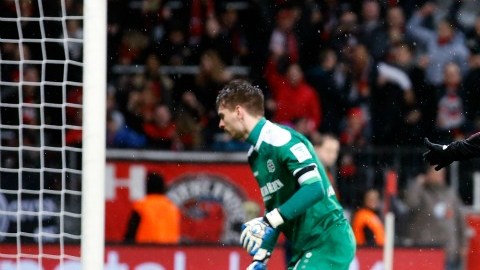 El delantero mexicano Javier "Chicharito" Hernández lleva 21 goles en la temporada con Bayer Leverkusen. Foto: Getty Images.