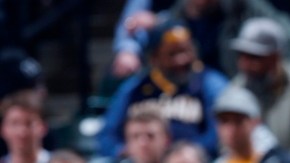 Kobe Bryant fue el mejor de los Lakers, pero no pudo evitar la apretada derrota ante los Pacers.