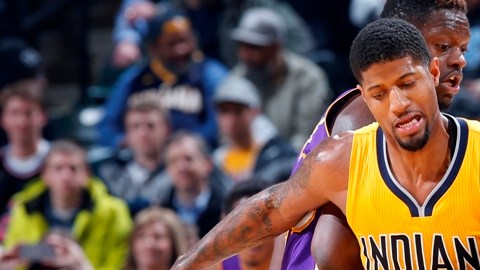 Kobe Bryant fue el mejor de los Lakers, pero no pudo evitar la apretada derrota ante los Pacers.