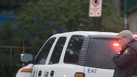 La ministra de Asuntos Indígenas, Carolyn Bennett, acusó a la policía de no haber investigado suficientemente los casos.