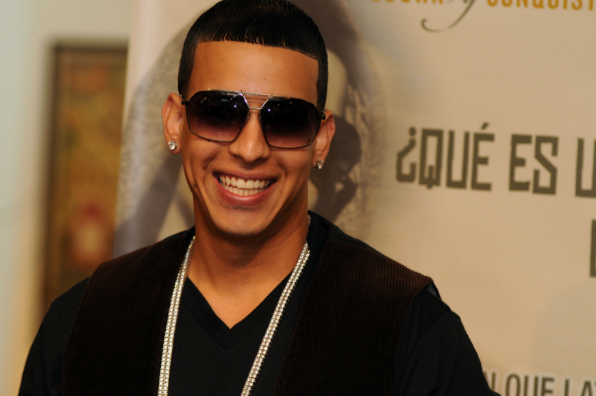 Entre los artistas que participan en la canción se encuentran compatriotas de Daddy Yankee, como Nicky Jam, De La Ghetto o Plan B.