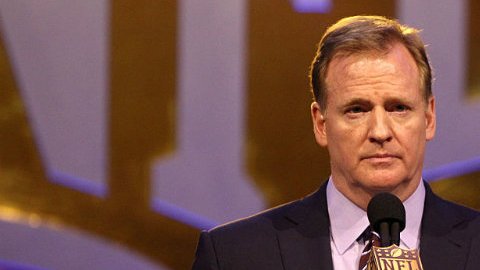 El comisionado de la NFL tiene un sueldo superior al de QB de élite.
