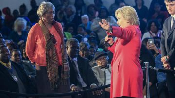 Hillary Clinton revela plan de trabajo encaminado a ganarse a la comunidad afroamericana.