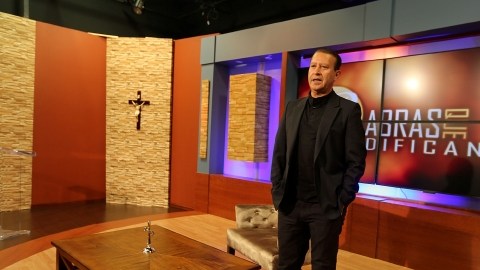 Noel Diaz, fundador del canal católico El Sembrador en Chatsworth, viajará con el Papa Francisco en México.