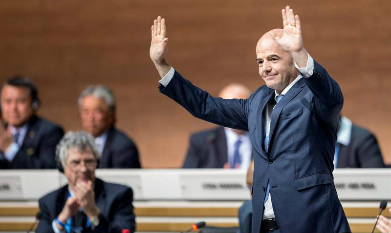 Varios han expresado su aprobación de Gianni Infantino como nuevo presidente de FIFA en redes sociales.