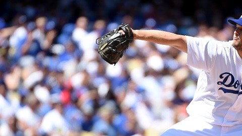 Clayton Kershaw durante el juego inaugural de los Dodgers la temporada pasada.