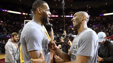 Dos estrellas de la NBA, Kobe Bryant y LeBron James se enfrentaron por última vez en Cleveland.