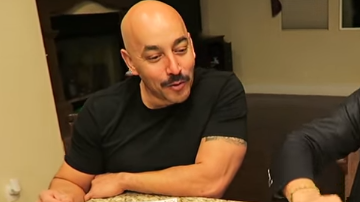 Lupillo Rivera y Larry Hernández comparten cómo se juega la "narco-lotería".