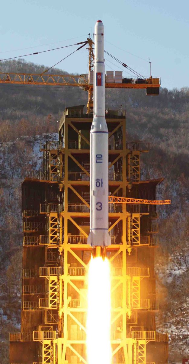 Lanzamiento de un satélite durante su lanzamiento desde Sohae, Corea del Norte, el mismo sitio desde donde Corea del Norte presuntamente lanzó el misil.