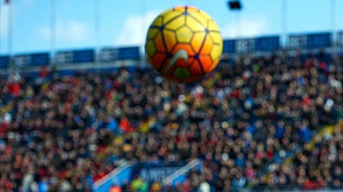 Aunque Neymar no quiere salir del Barcelona, ser el futbolista mejor pagado del mundo suena tentador.