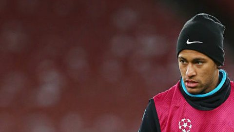 El gobierno brasileño ha adoptado dicha medida para que el futbolista pague los impuestos que debe.
