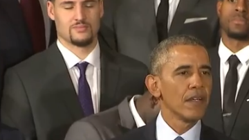 Barack Obama bromeó en todo momento con Stephen Curry.